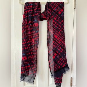 Vera Bradley Soft Fringe Scarf in Navy/Red Art Plaid